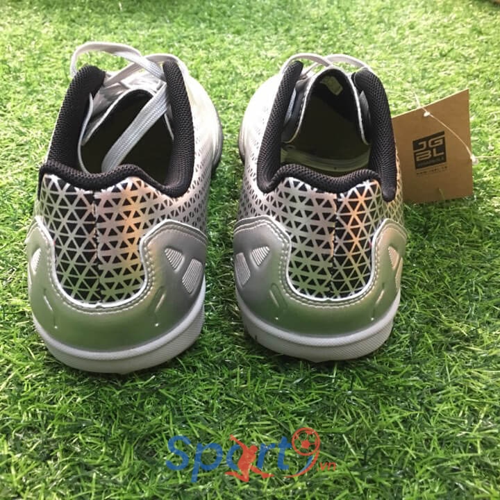 Hình ảnh của Giày đá bóng JOGARBOLA màu bạc