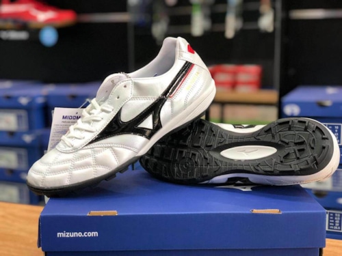 Mizuno Morelia TF  giày đá bóng cao cấp nhất của Mizuno