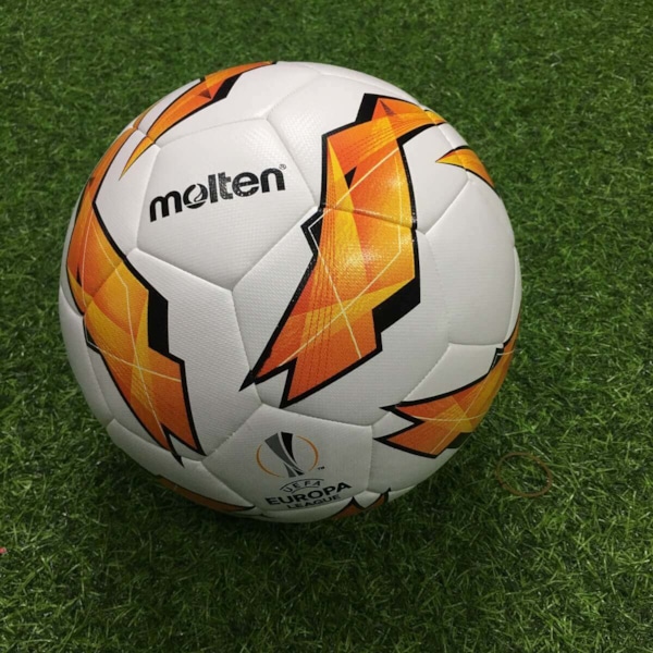 Hiện chi thiết của Quả bóng đá Molten F5U3400-K19