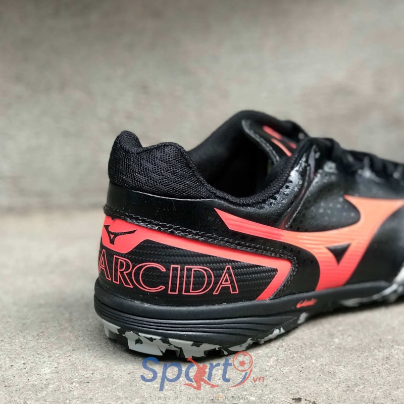 Mizuno Monarcida Sala pro TF đen trắng cam