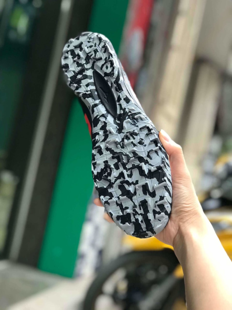 Mizuno Monarcida Sala pro TF đen trắng cam