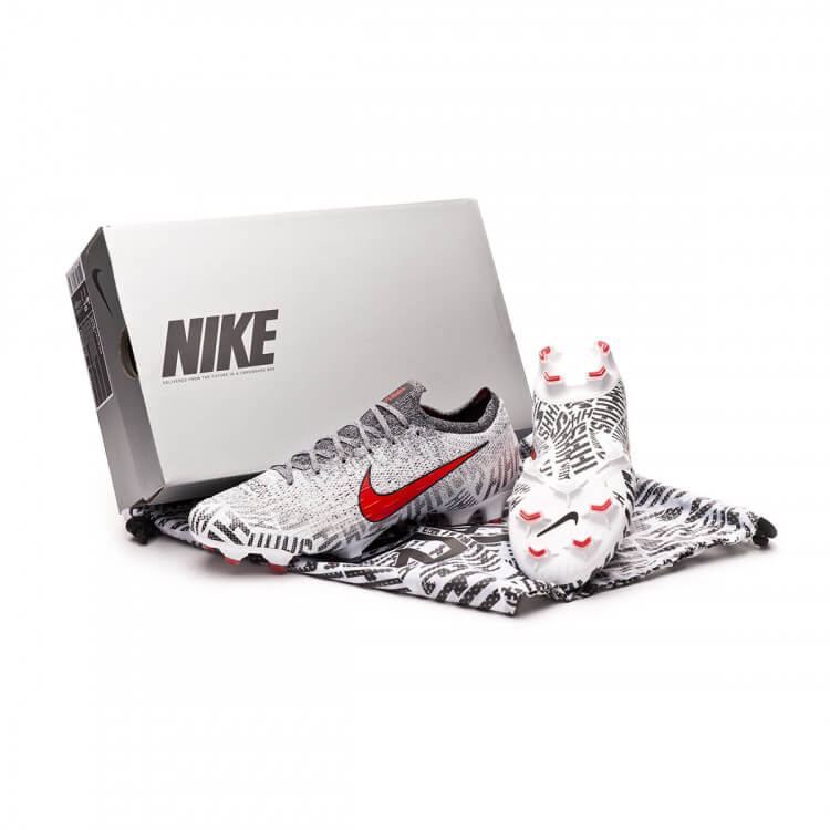 Hình ảnh nhóm sản phẩm Giày đá bóng Nike Mercurial