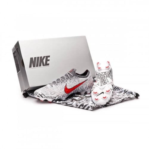 Giày đá bóng Nike Mercurial