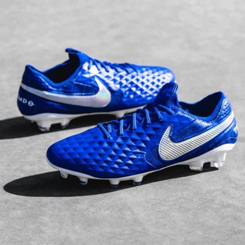 Giày đá bóng Nike Tiempo