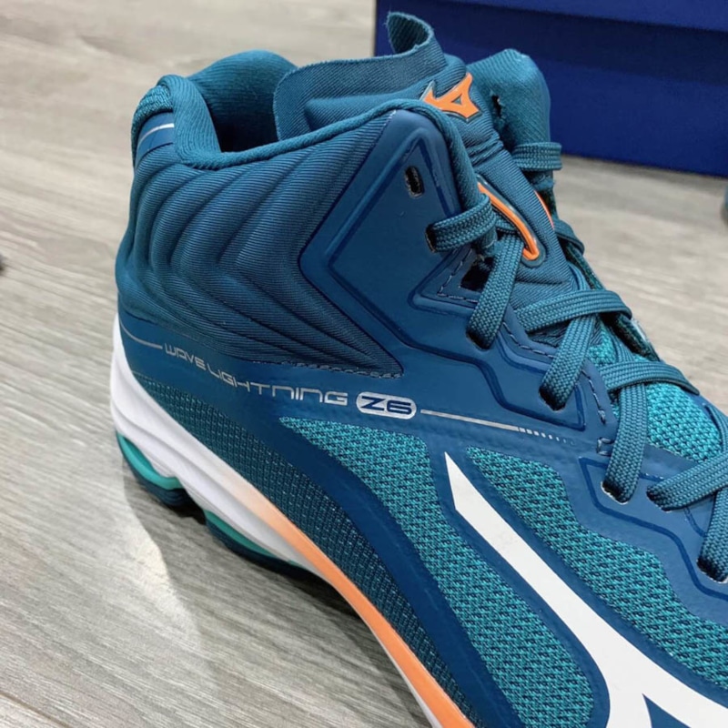 MIZUNO WAVE LIGHTNING Z6 MID NEW XANH TRẮNG ĐỎ