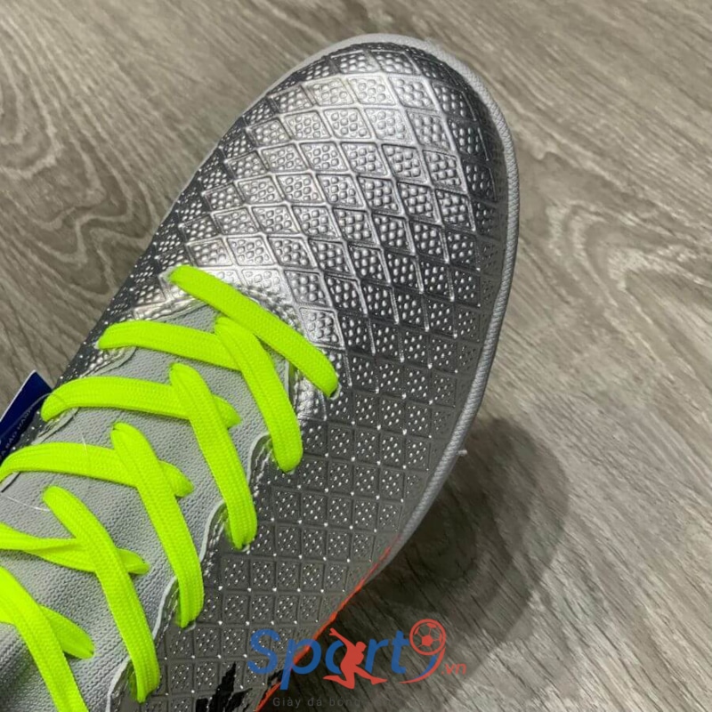 Giày bóng đá AKKA CONTROL 3 TF - Bạc