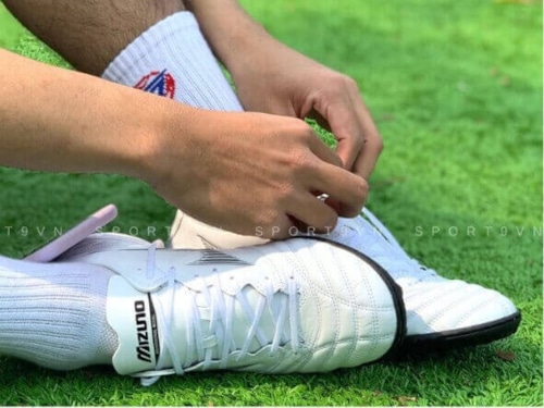 Cách nhận biết giày đá bóng Mizuno chính hãng