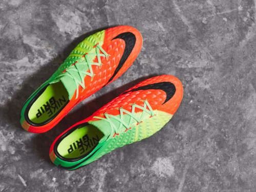 Lịch sử phát triển giày bóng đá Nike Phantom