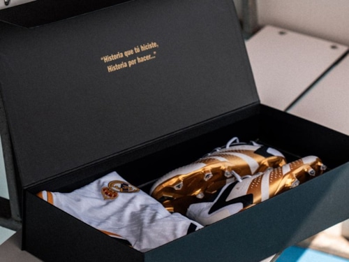 Ra mắt adidas Predator phiên bản đặc biệt dành tặng Jude Bellingham  