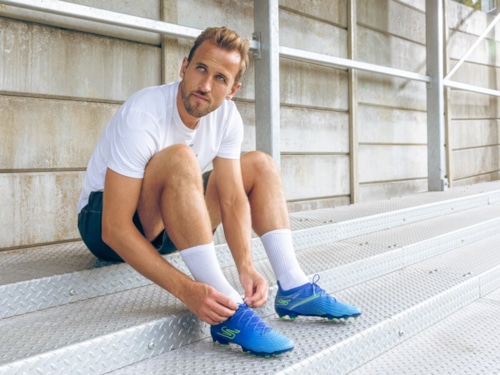 Harry Kane rời khỏi Nike, kết hợp cùng hãng Skechers ra mắt giày bóng đá hoàn toàn mới