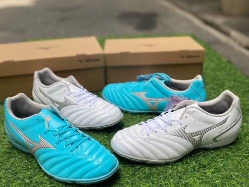Review 05 đôi giày đá bóng êm chân nhất 2023