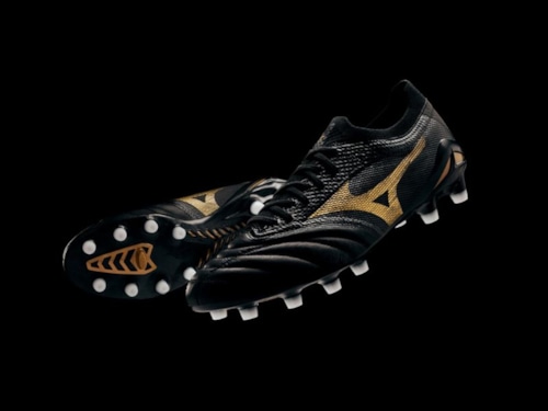Mizuno ra mắt bộ sưu tập giày bóng đá "Aurum" với tông màu huyền bí