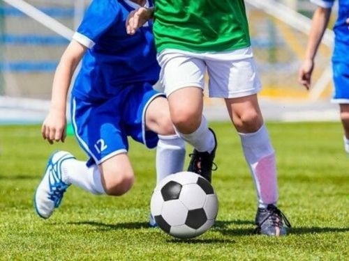 Top 4 quả bóng đá tầm trung dưới 1 triệu được ưa chuộng nhất sân phủi