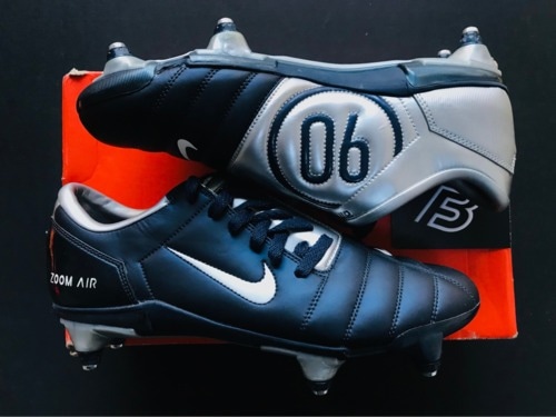 Khám phá dòng giày đá bóng mang tính biểu tượng | Nike Total 90