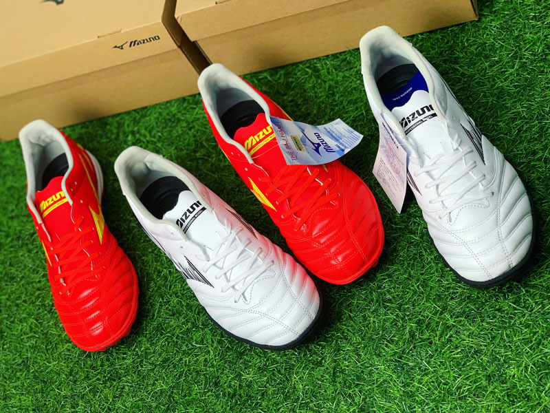 Hướng dẫn chọn size giày đá bóng Mizuno chuẩn nhất
