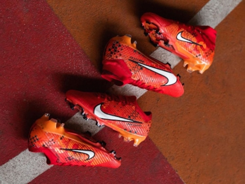 Ra mắt Nike Mercurial Dream Speed 007 lấy cảm hứng từ đôi giày huyền thoại của CR7