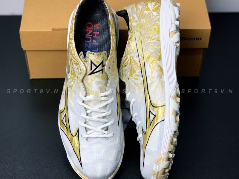 Review Mizuno Alpha Elite - Đôi giày đá bóng mới nhất 2023