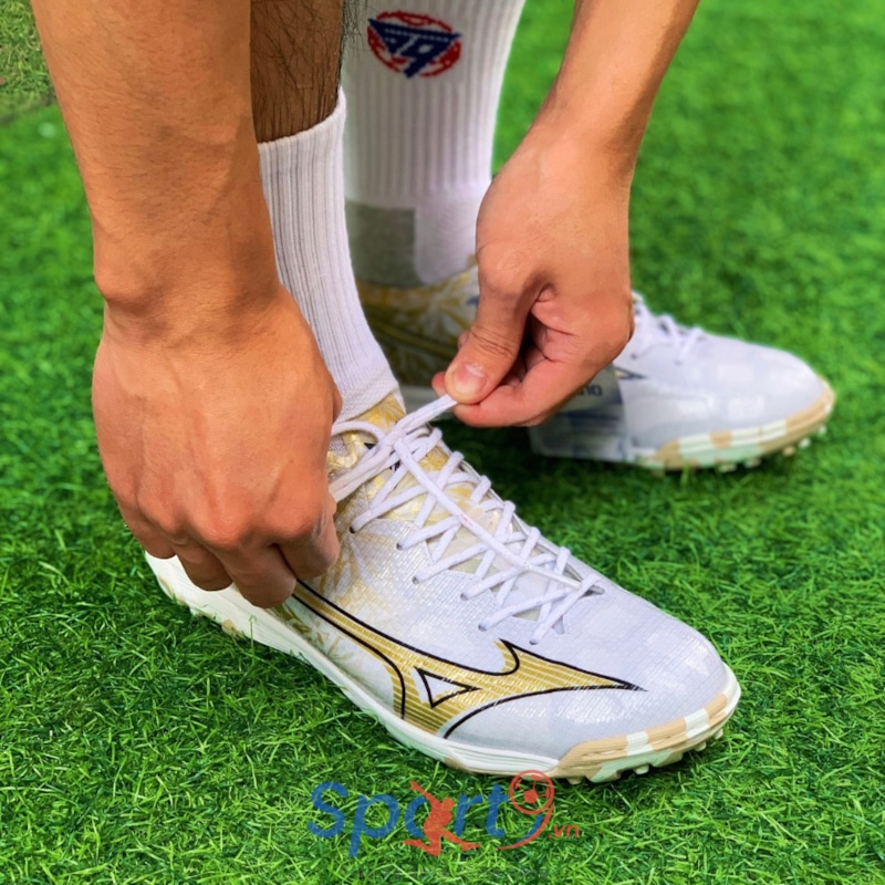 Mizuno Alpha Elite AS - P1GD246250 - Trắng/Vàng