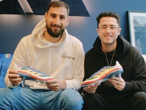 Donnarumma nhận combo quà tặng đặc biệt từ Jordan Dawson - Tôn vinh chức vô địch Euro 2020 