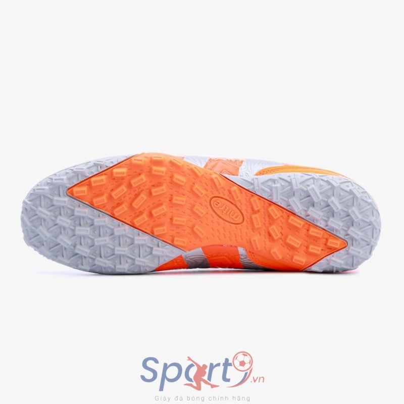 GIÀY ĐÁ BÓNG MITRE 001 - 201106 - BẠC ĐEN