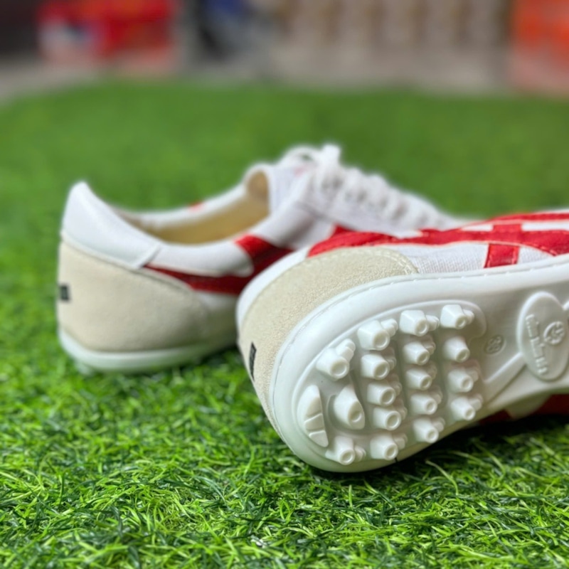 [Chính hãng] Giày đá bóng CT3 Bata ráp đế - Màu Trắng/Đỏ