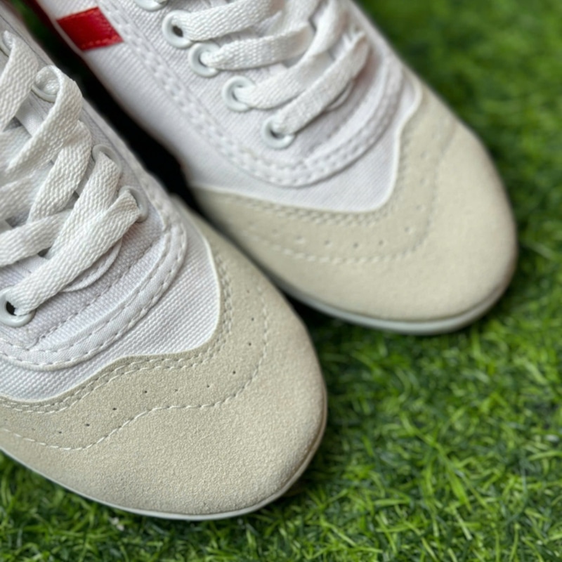 [Chính hãng] Giày đá bóng CT3 Bata ráp đế - Màu Trắng/Đỏ