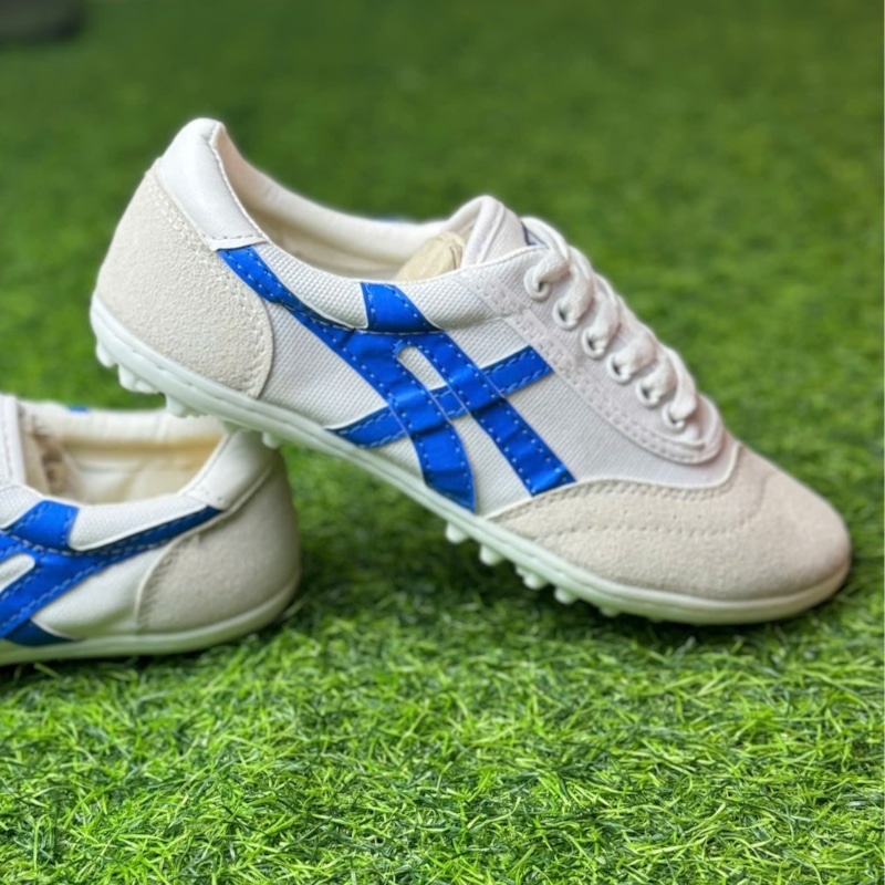 [Chính hãng] Giày đá bóng CT3 Bata ráp đế - Màu Trắng/Xanh