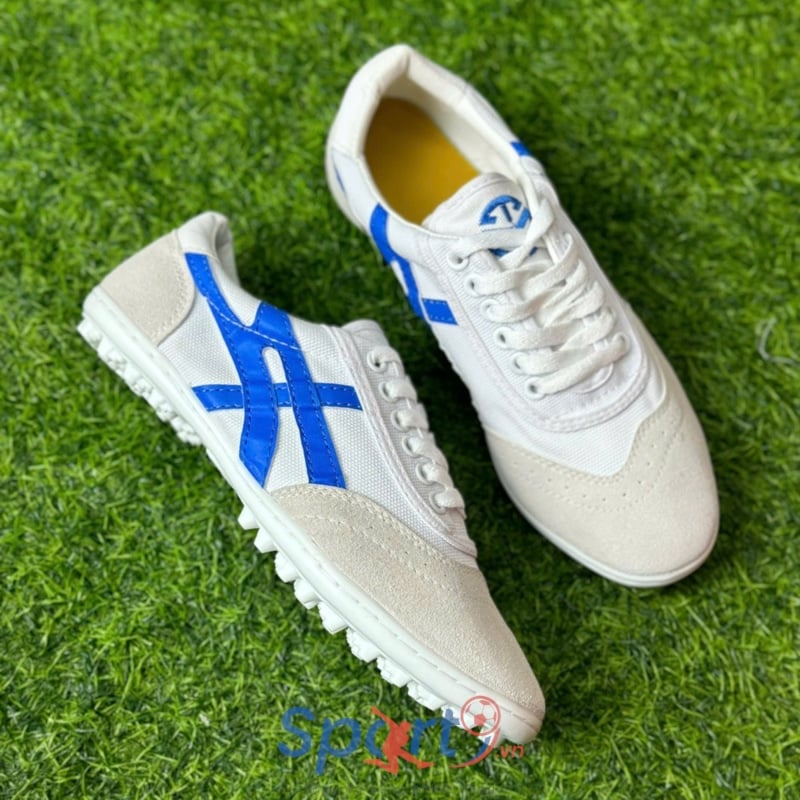 [Chính hãng] Giày đá bóng CT3 Bata ráp đế - Màu Trắng/Xanh