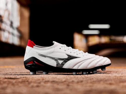 Mizuno Morelia – Lịch sử 30 năm của một biểu tượng giày đá bóng