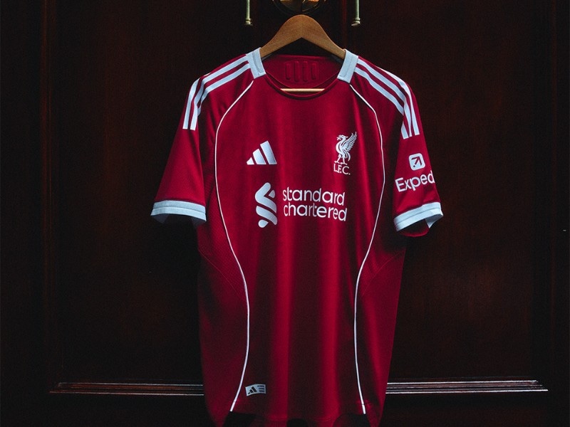 Adidas và Liverpool phá kỷ lục doanh số với bộ áo bóng đá 2025/26