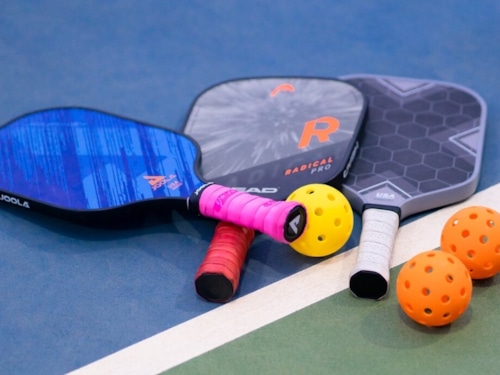 Có phải vợt pickleball càng đắt tiền chơi càng hay?