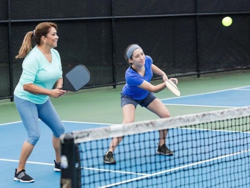 Luật đánh đôi Pickleball: Toàn bộ quy tắc từ A–Z cho người mới