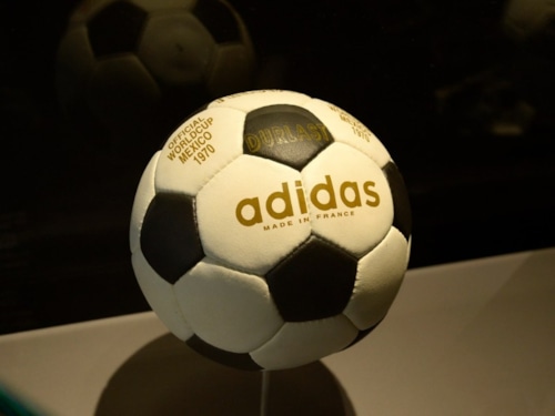 Adidas và những quả bóng đá làm bên lịch sử World Cup