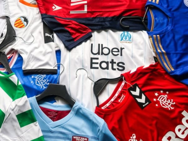 Hiện sản phẩm trong nhóm Áo bóng đá