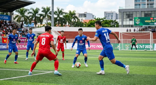 Chiến Thuật Tiết Kiệm Thể Lực Trên Sân 5v5 & 7v7: Tối Ưu Hóa Di Chuyển Không Bóng Để Ép Phê Đối Thủ Đến Phút Cuối