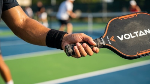 Grip vợt pickleball dày hay mỏng? Cách chọn đúng cho tay bạn