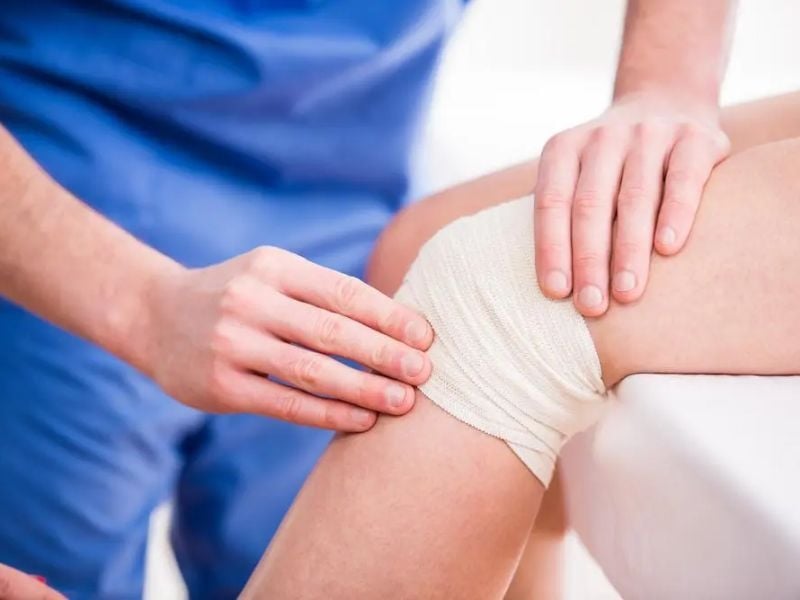 Chấn thương khớp gối khi chơi Pickleball