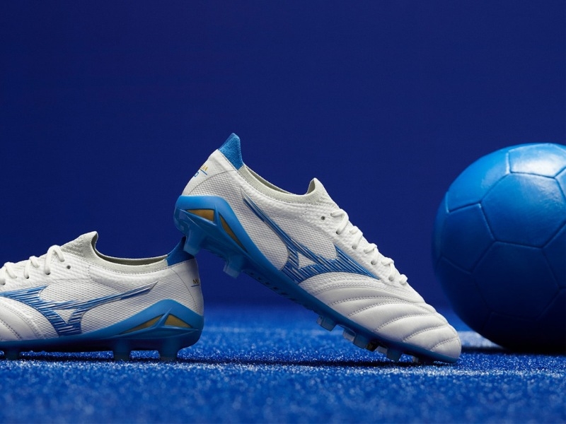 Giày đá bóng Mizuno