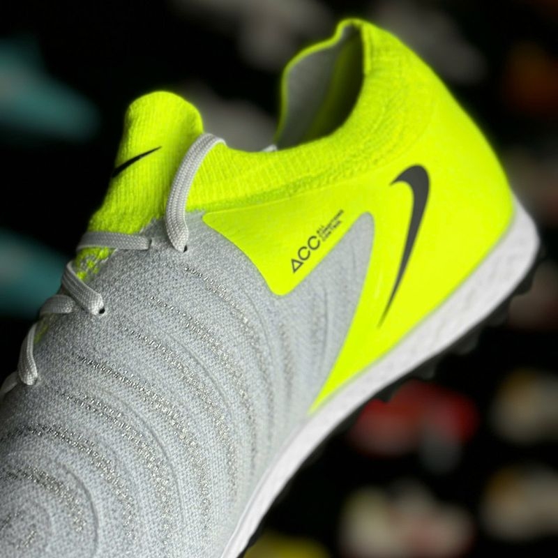 Công nghệ ACC trên Nike Phantom GX 2 Pro giúp kiểm soát bóng tốt hơn