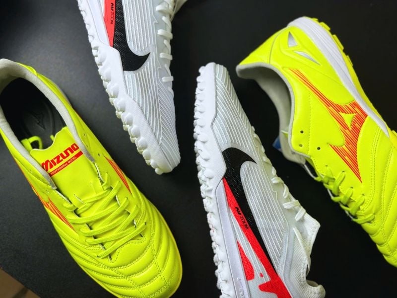 So sánh giày Nike Vapor 15 Pro TF và Mizuno Neo 4 Pro