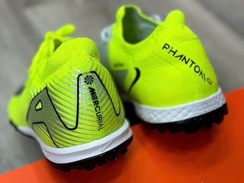 Vapor 16 Pro sử dụng đệm Air zoom còn Phantom GX2 Pro là React