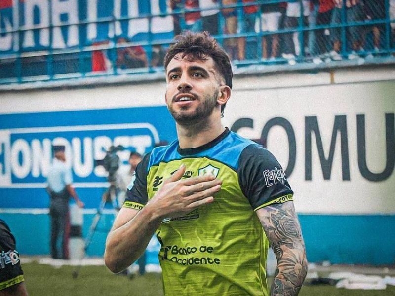 Augustin Auzmendi (Motagua, Argentina)