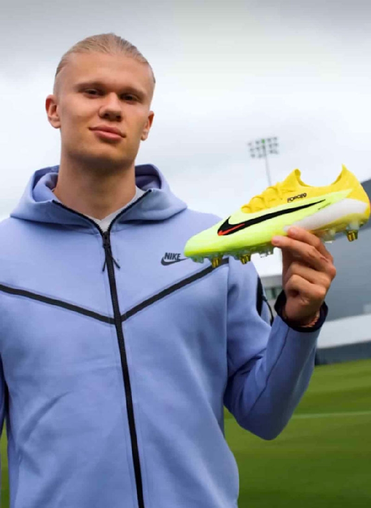 Giày đá bóng Nike