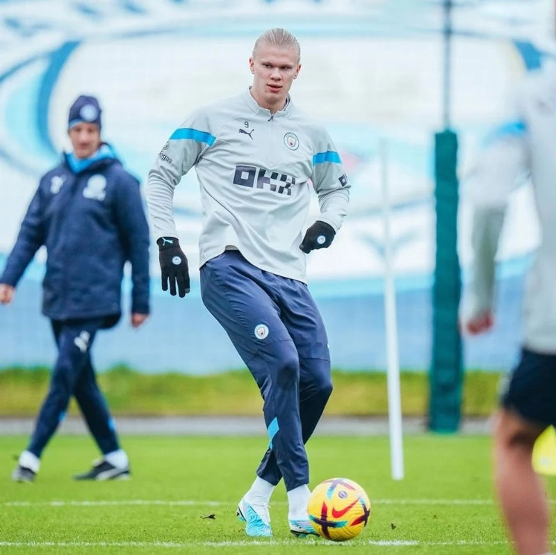 Giày đá bóng Nike