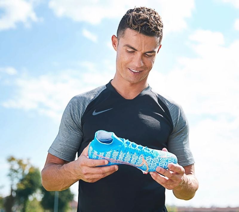 Giày đá bóng Nike CR7