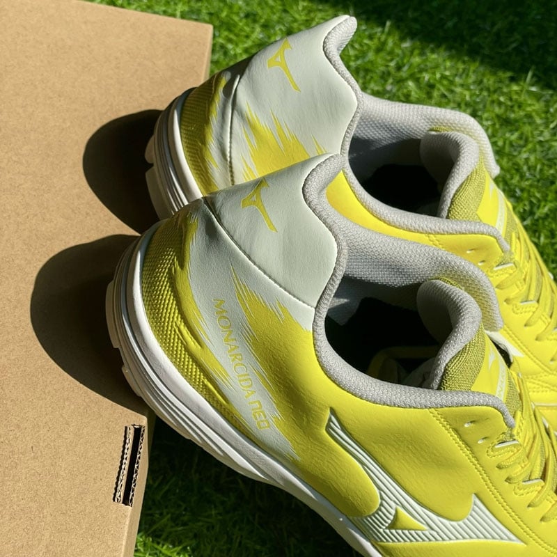 Mizuno Monarcida Neo Sala Pro TF - Vàng Trắng - Q1GB232101