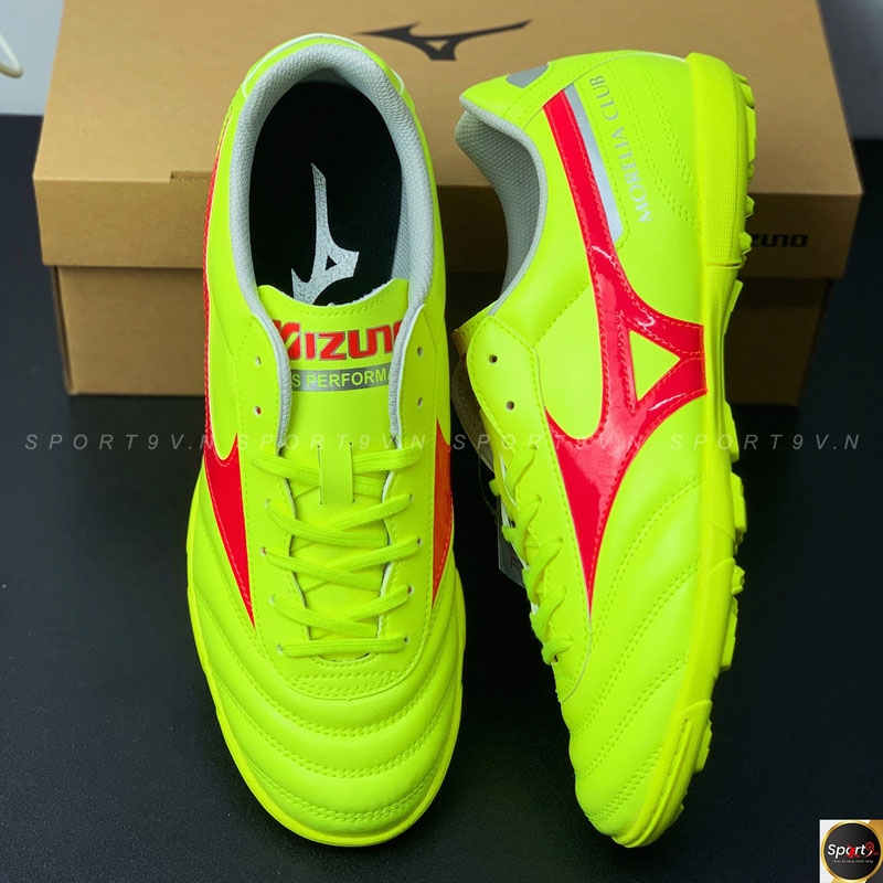 Giày đá bóng Mizuno