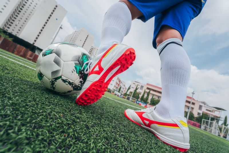 Mizuno Morelia Sala Elite TF - Q1GB230164 - Trắng/Đỏ/Vàng