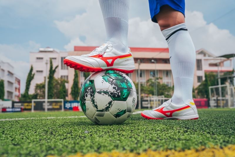 Giày bóng đá cỏ nhân tạo Mizuno Morelia Sala Elite TF