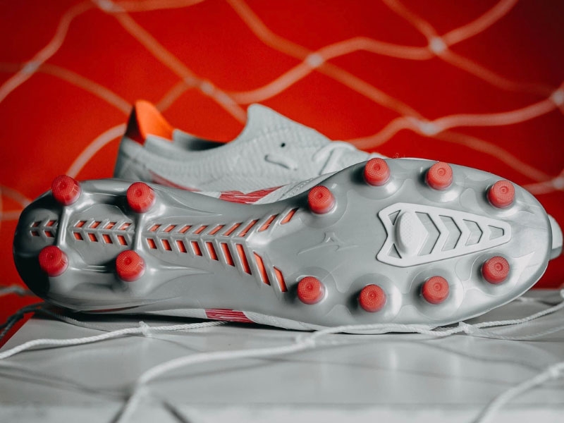 Mizuno Morelia Neo IV Beta "Charge Pack"